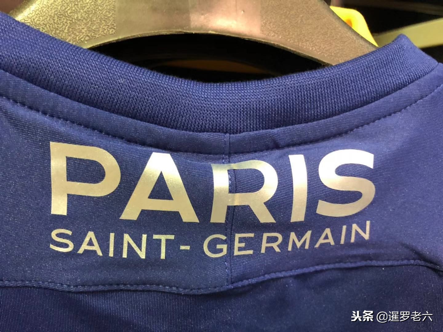 在一个充满